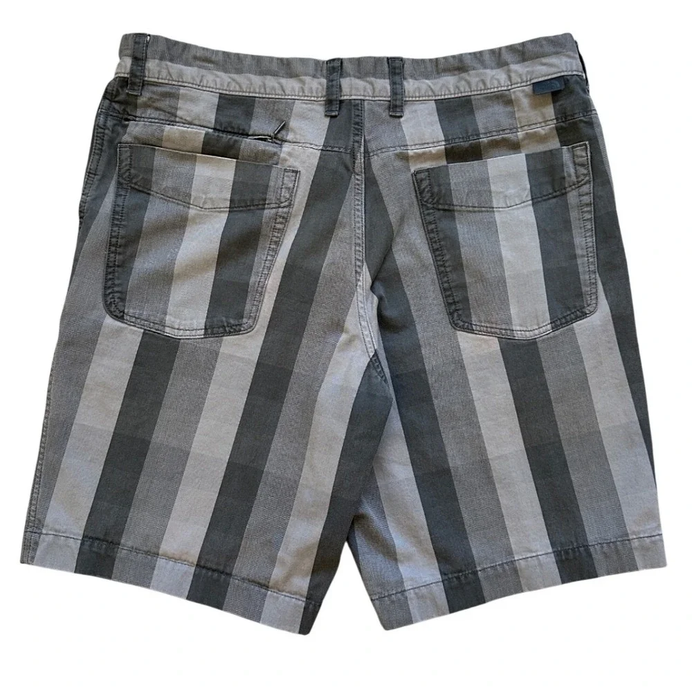 The North Face Narrows Short Mens 34 Gray Striped Stretch Cotton Belt Loops